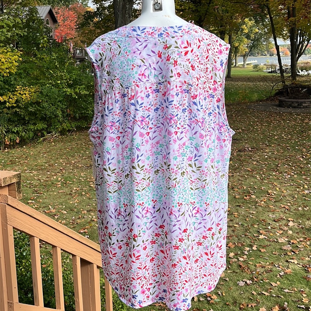 NWT Woman Within sleeveless floral blouse 22/24 - Picture 3 of 8